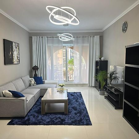 Huge Entire Apartment For Couples ,Families & Groups -Up To 5 Guests- With Free Pool, Steam & Sauna ,Jvc,דובאי מראה חיצוני תמונה