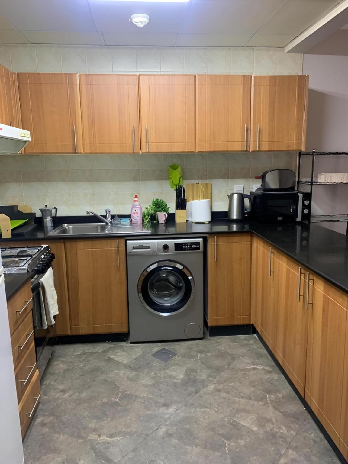 Huge Entire Apartment For Couples ,Families & Groups -Up To 5 Guests- With Free Pool, Steam & Sauna ,Jvc,דובאי מראה חיצוני תמונה